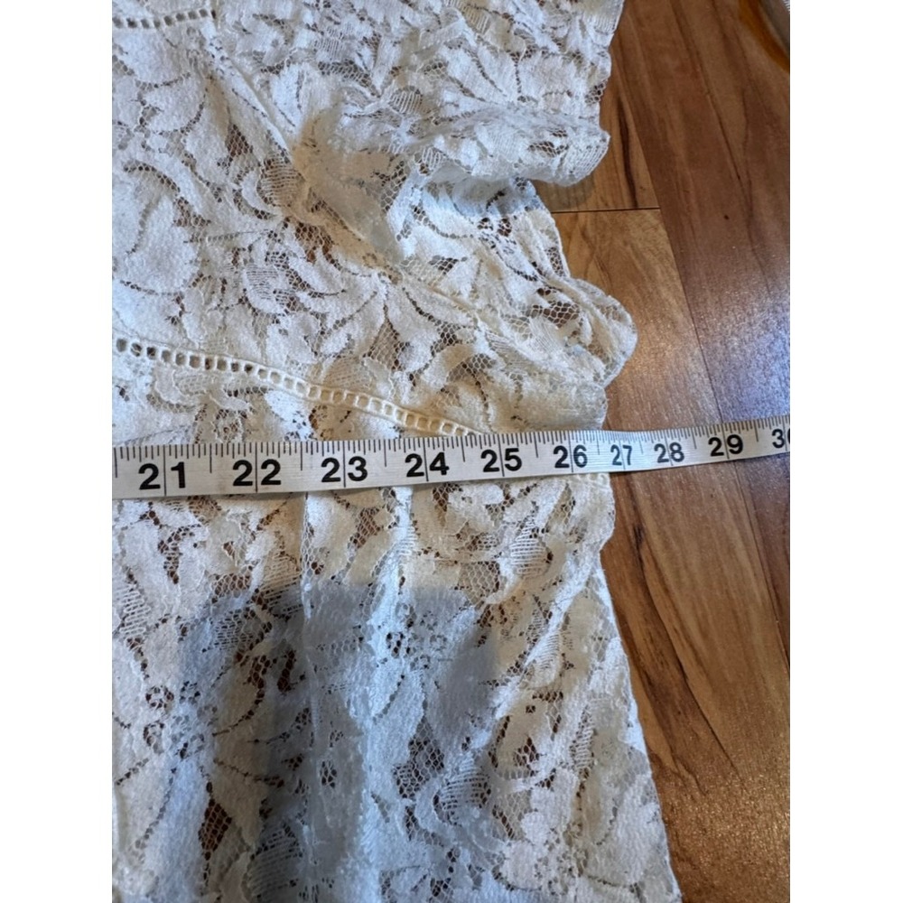 Torrid Lace Overlay Top Size 3 Ivory Floral Sheer Overlay Romantic Boho - Picture 5 of 8